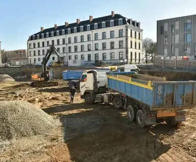 location mini finisseur Saint-Berthevin-3